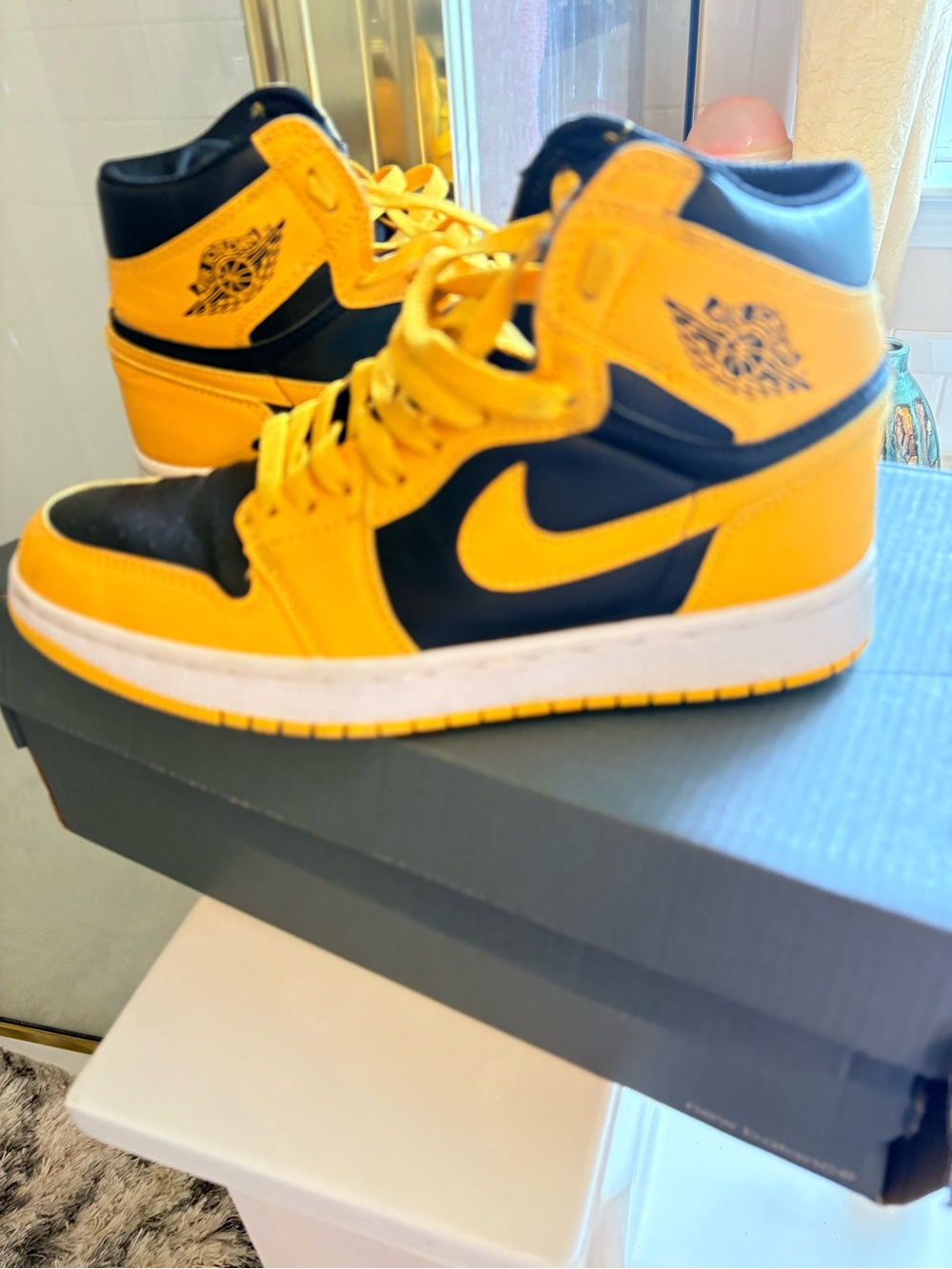 Jordan Kids High-Top Sneakers in Yellow and Black